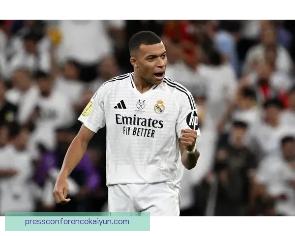 姆巴佩在决赛中梅开二度，状态回暖引发广泛关注